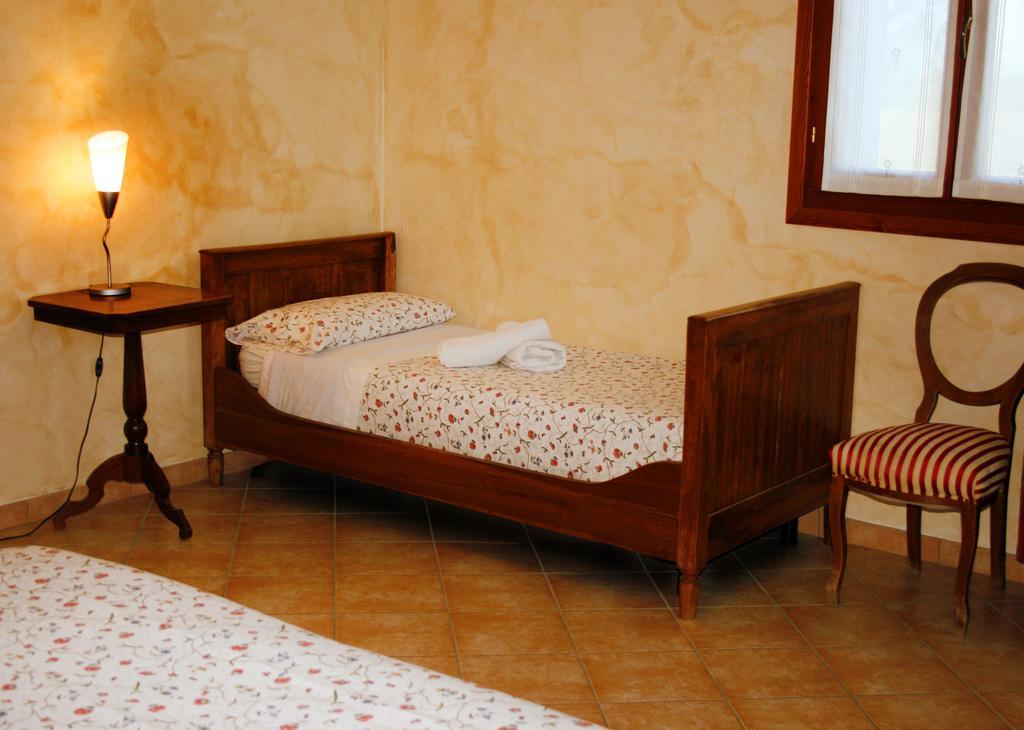 Agriturismo Corte Ponte Dei Tedeschi Ostiglia Room photo